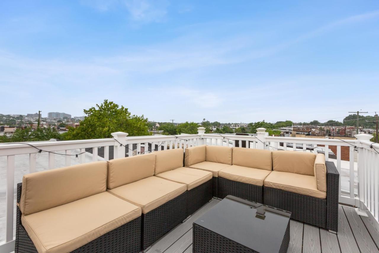 Pristine Townhouse With Rooftop Deck Near Canton! Baltimore Bagian luar foto