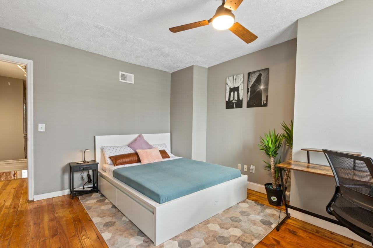 Pristine Townhouse With Rooftop Deck Near Canton! Baltimore Bagian luar foto