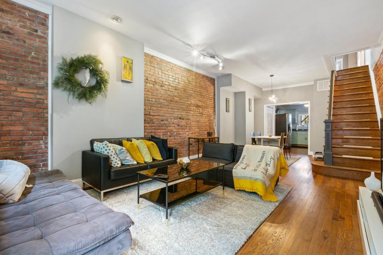 Pristine Townhouse With Rooftop Deck Near Canton! Baltimore Bagian luar foto