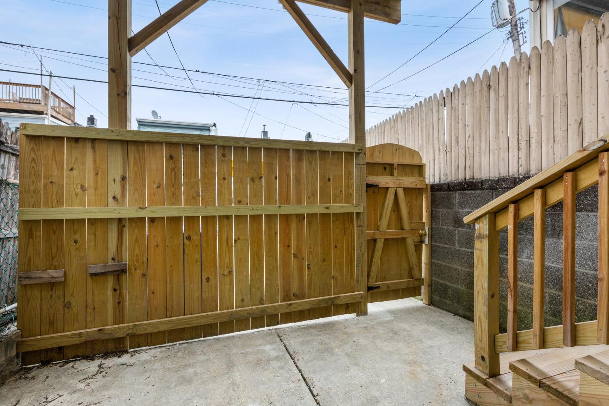 Pristine Townhouse With Rooftop Deck Near Canton! Baltimore Bagian luar foto