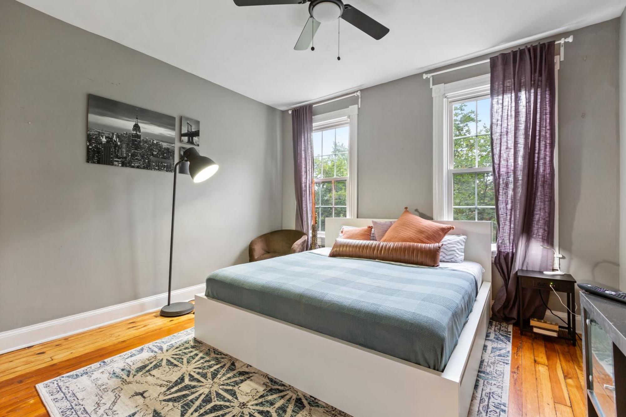 Pristine Townhouse With Rooftop Deck Near Canton! Baltimore Bagian luar foto