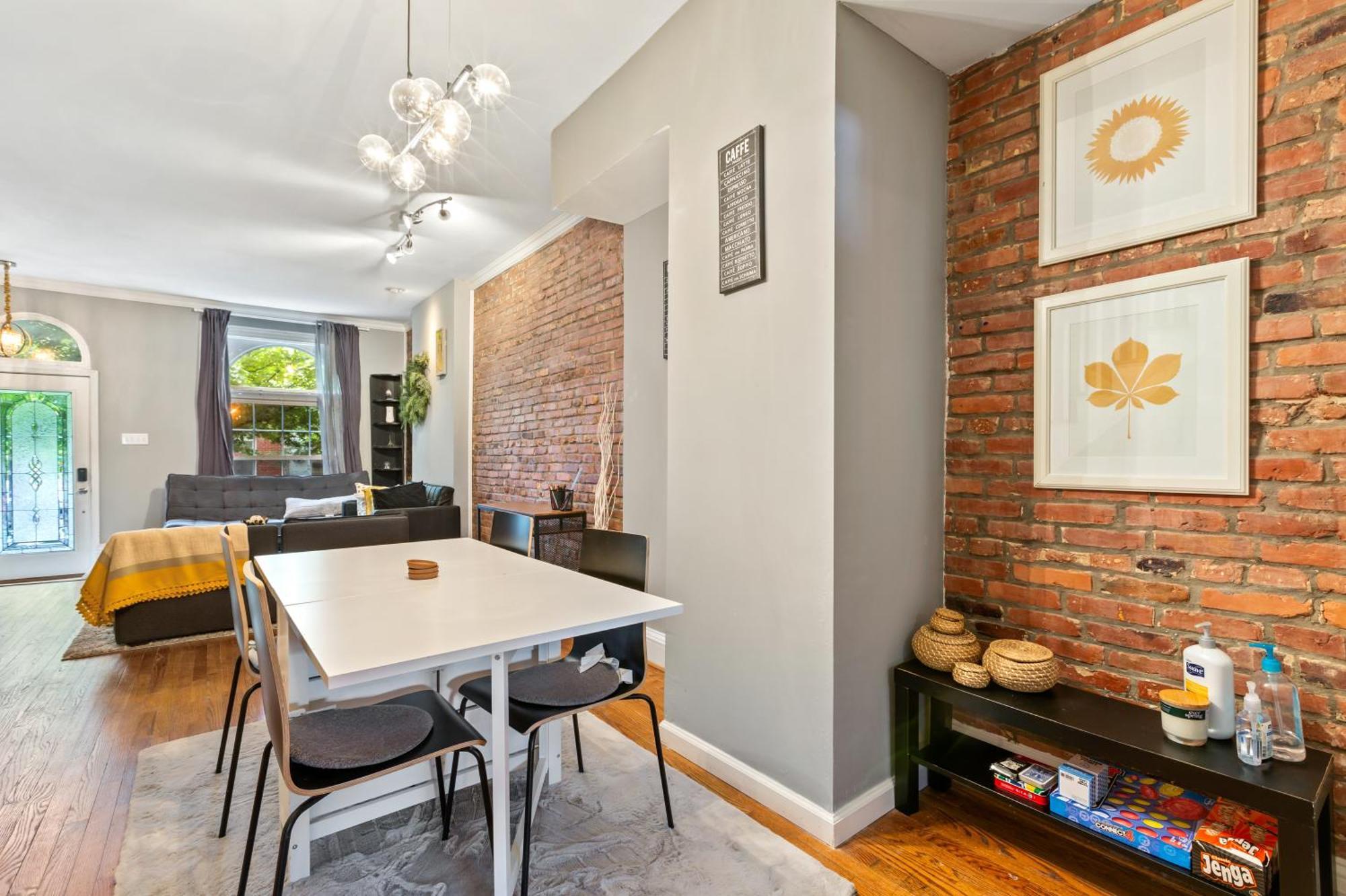 Pristine Townhouse With Rooftop Deck Near Canton! Baltimore Bagian luar foto